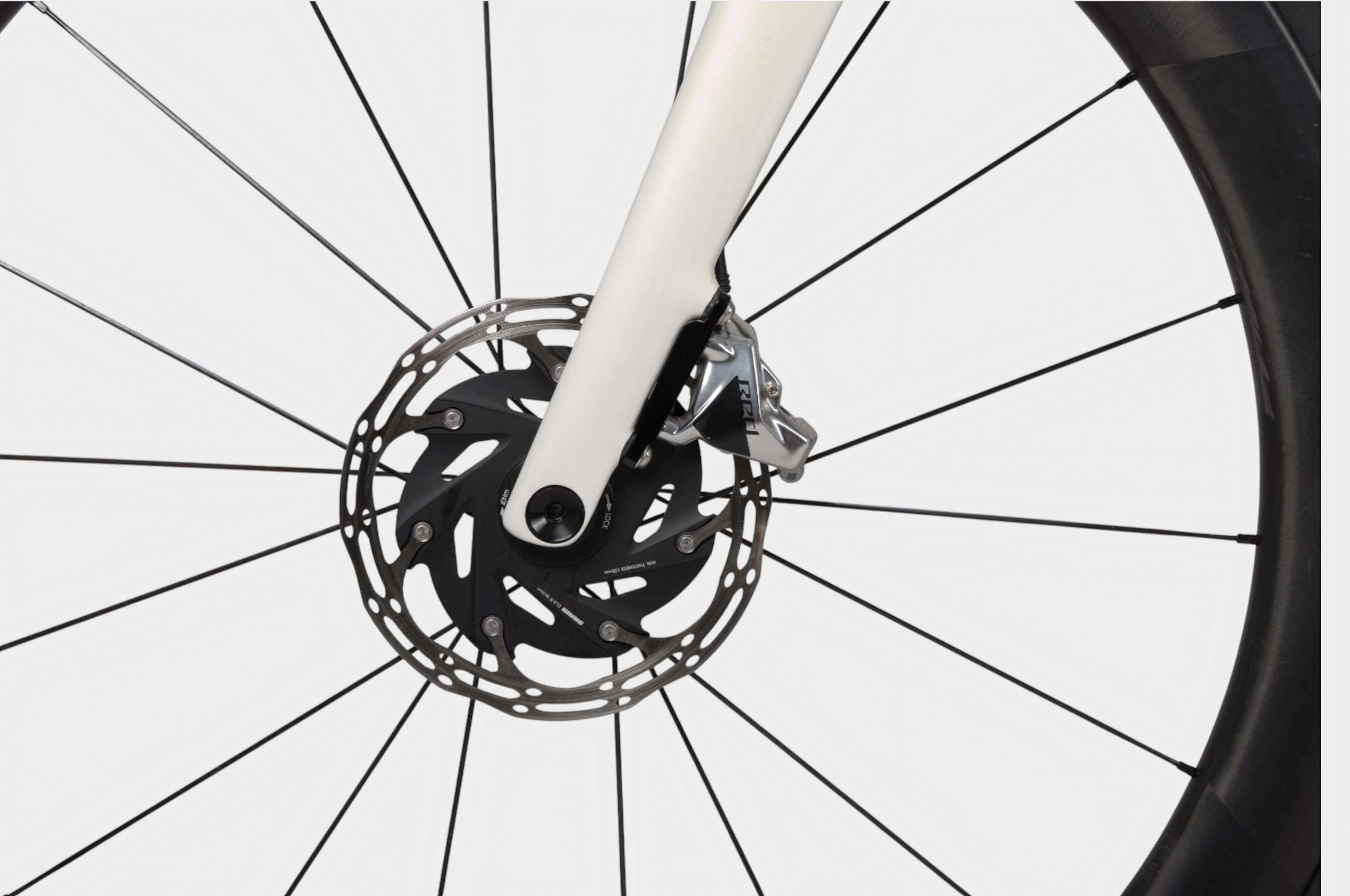 Specialized S-Works Tarmac SL8 2024 — studiofoto 6 van 16