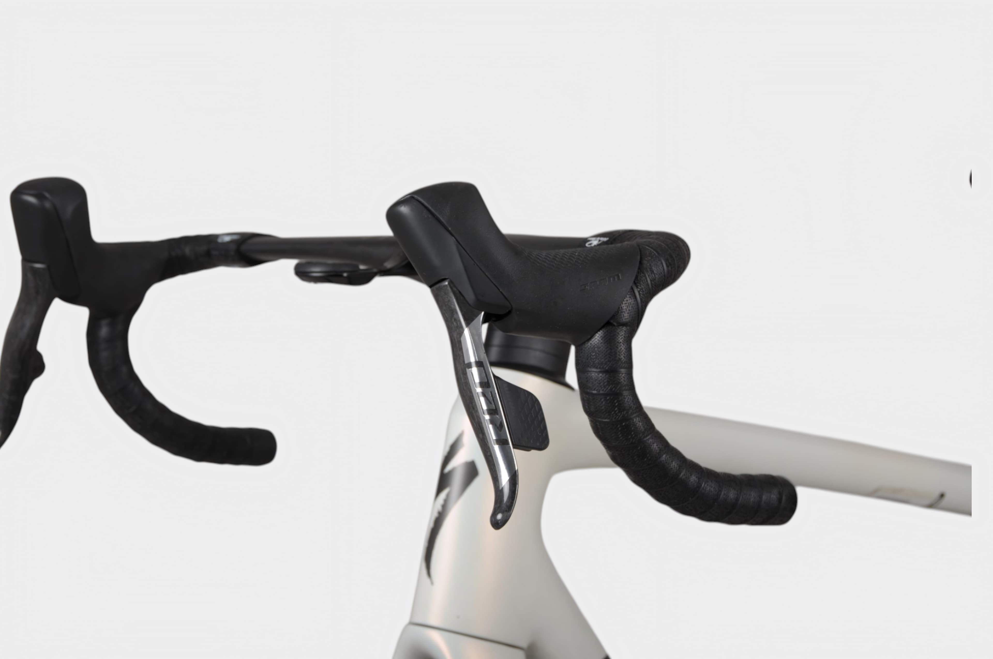 Specialized S-Works Tarmac SL8 2024 — studiofoto 15 van 16