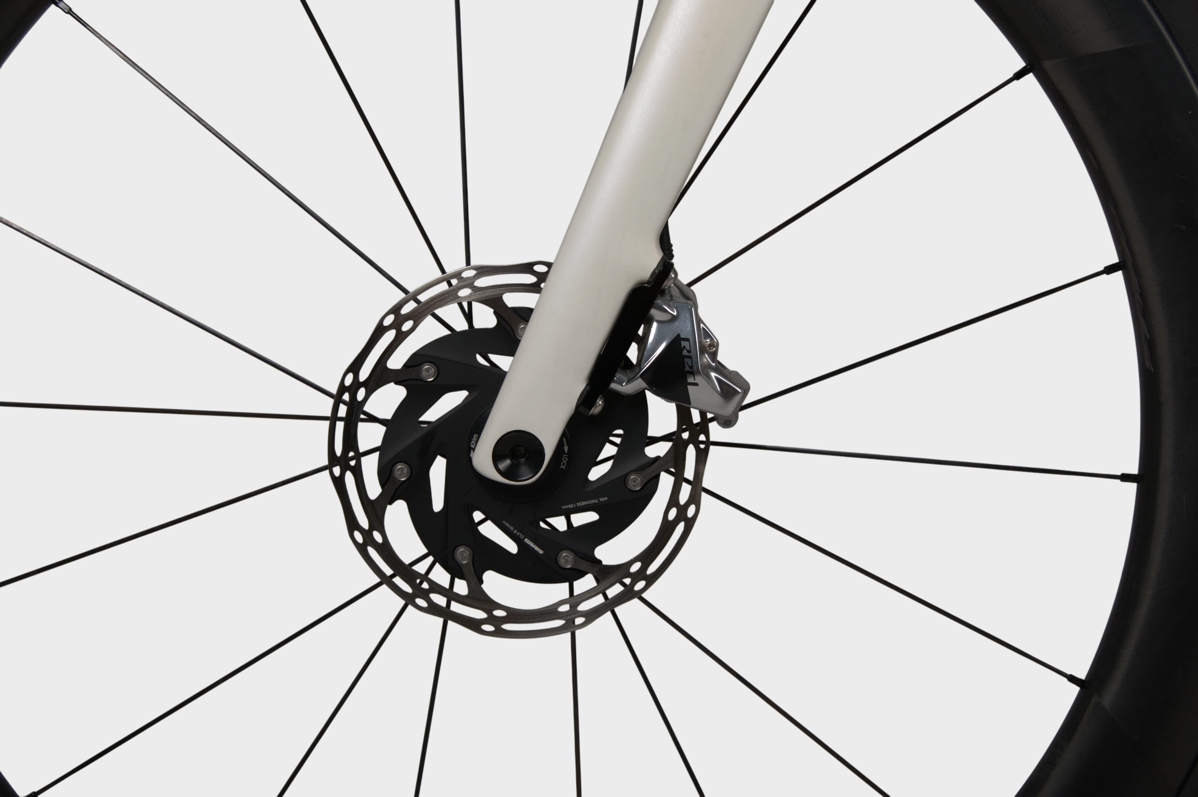 Specialized S-Works Tarmac SL8 2024 — studiofoto 8 van 16