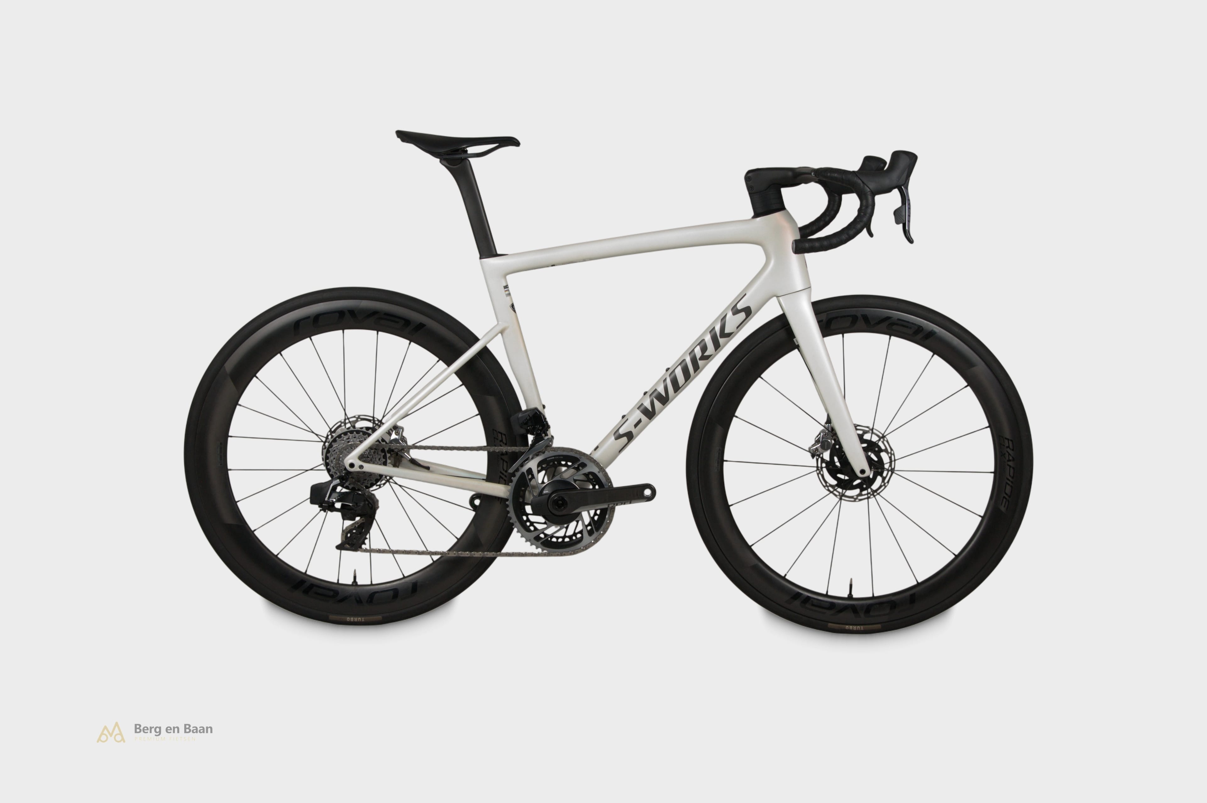 Specialized S-Works Tarmac SL8 2024 — second-hand road bike, size 56cm, satin fog tint / green ghost pearl / red ghost pearl fade