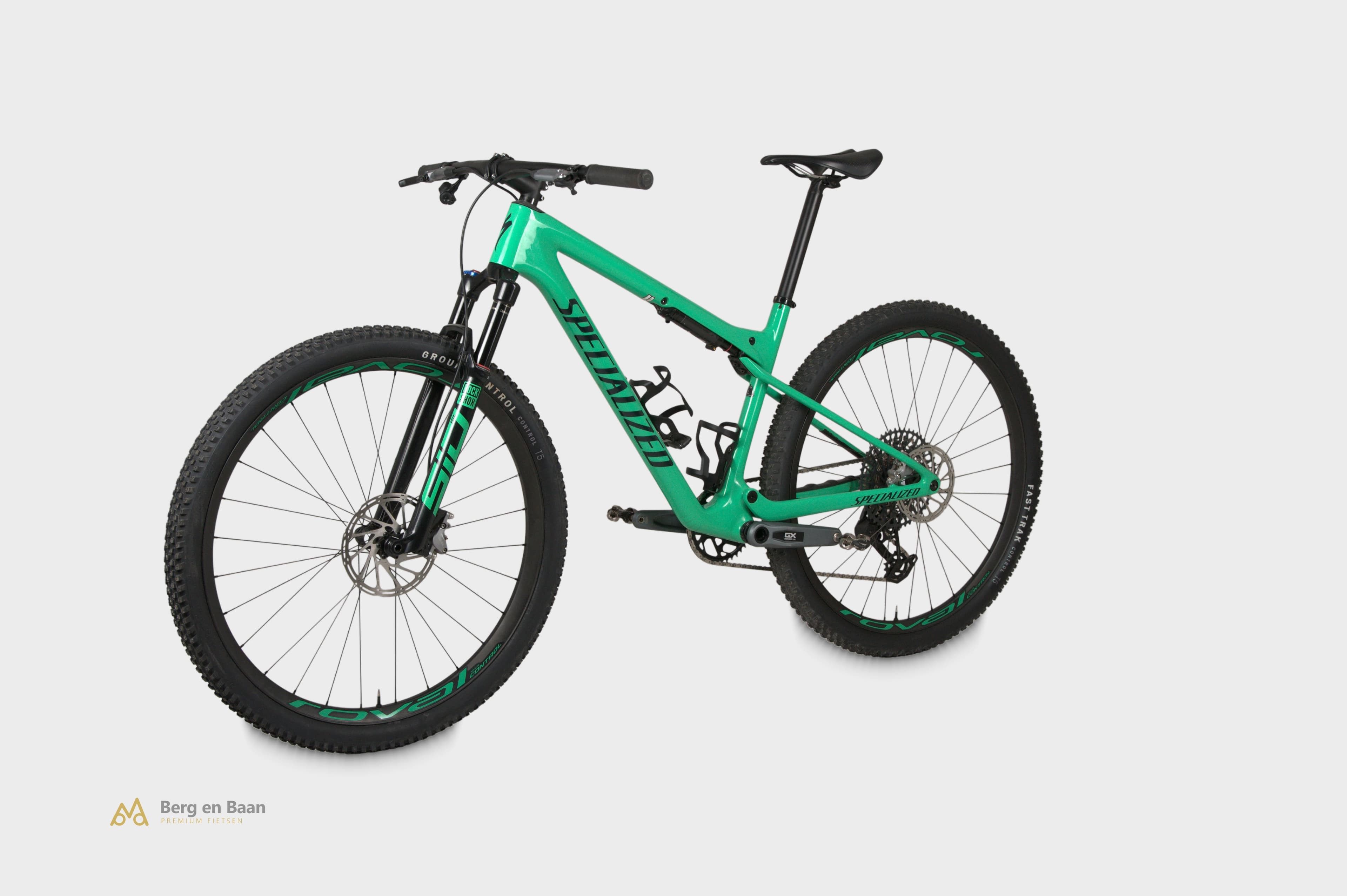 Specialized Epic World Cup Expert 2024 — studiofoto 4 van 17