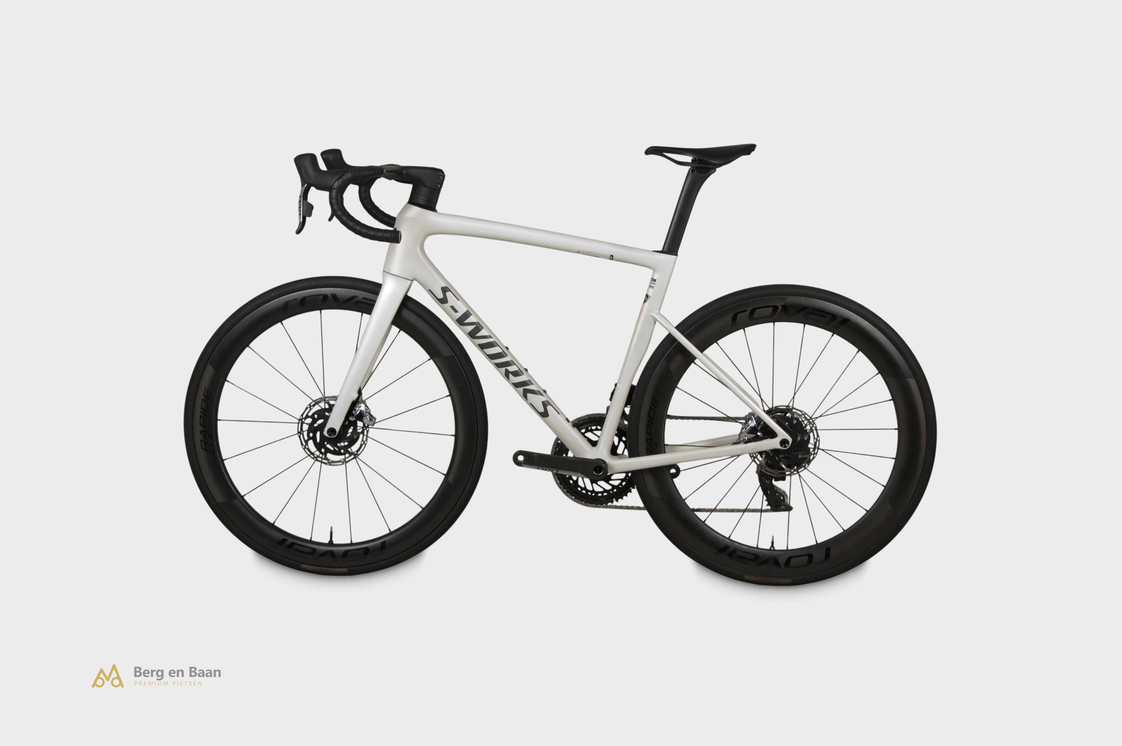 Specialized S-Works Tarmac SL8 2024 — studiofoto 2 van 16