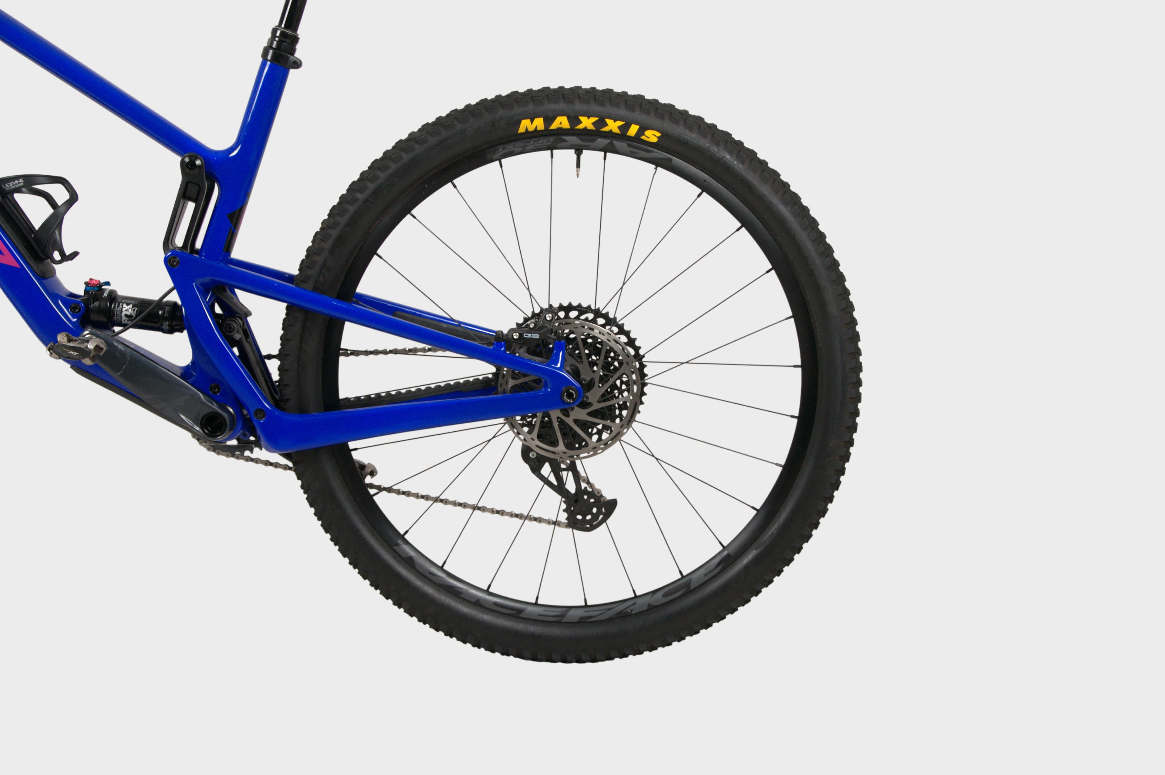 Santa Cruz Tallboy 5 C GX AXS 2023 — studiofoto 10 van 14